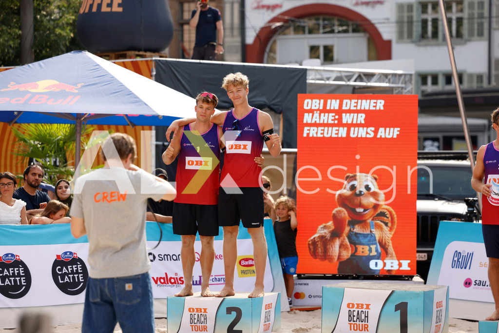 Obi BeachTour 2026 - Basel | BASEL, SWITZERLAND - JULY 19: FLORIAN BREER (SUI) and MATHIS KÄLIN (SUI) during the Obi BeachTour 2026 celebration at Barfüsserplatz on July 19, 2026 in Basel, Switzerland. - Realisiert mit Pictrs.com