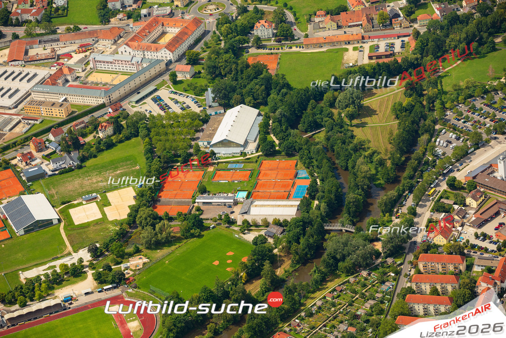 Luftaufnahme Eisstadion Amberg - Die Luftaufnahme wurde 2025 vom UL-Flugzeug heraus erstellt ( keine Drohne ) - Hochauflösende Luftaufnahme - für professionelle Ausdrucke geeignet. Die Geschenkidee !Mit Lizenz und Bildrechte bestellbar