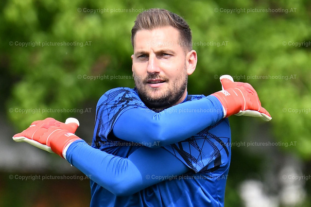 mikovits-20240507-0038 | Image shows Andreas Lukse (BWL) during warm up, PK LASK, Sport, Bundesliga, Fußball /Foto: Albert Mikovits Datum 20240507