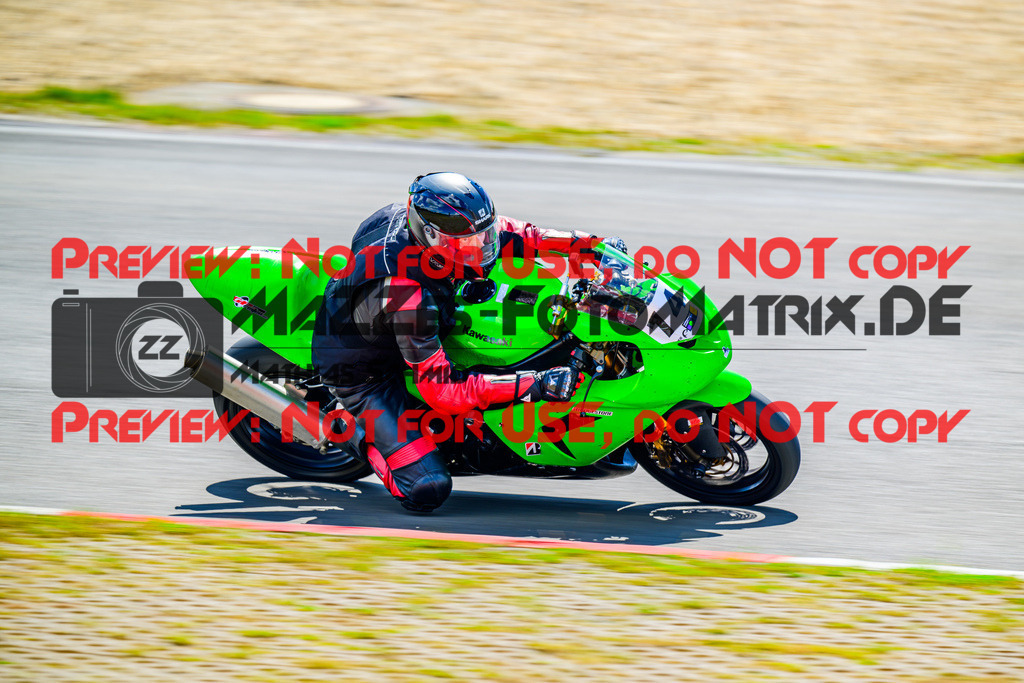 MaZZes_FotoMatrix_240717_6007705_2-74 | GELB