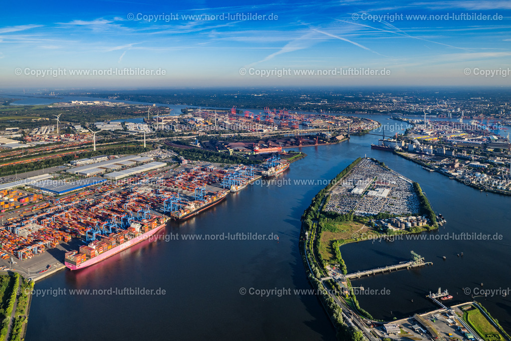 Hamburg_Altenwerder_Container_Terminal_ELS_9381070923 | HAMBURG 21.08.2023 Containerterminal HHLA Container Terminal Altenwerder (CTA) am Ufer der Elbe im Stadtteil Altenwerder in Hamburg. // Container Terminal HHLA Container Terminal Altenwerder (CTA) on the Elbe riverbank in the Altenwerder part of Hamburg in Germany. Foto: Martin Elsen