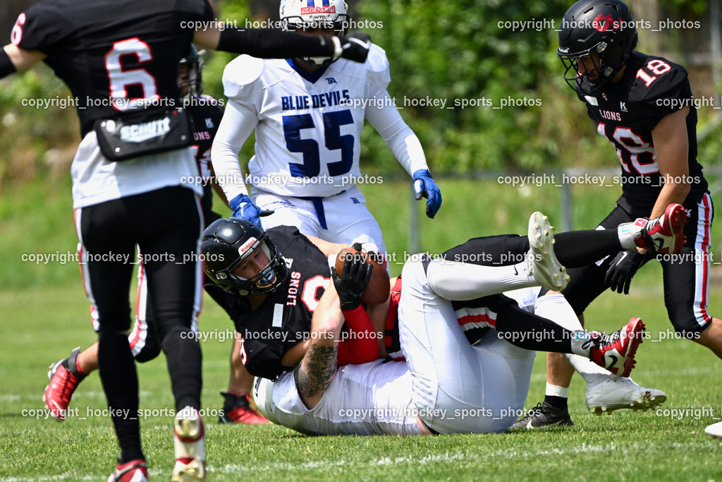 Carinthian Lions vs. Cineplexx Blue Devils | #9 Donesch Mathias Carinthian Lion, #18 Knees Felix Carinthian Lion, Carinthian Lions vs. Cineplexx Blue Devils, Carinthian Lions vs. Cineplexx Blue Devils am 09.06.2025 in Klagenfurt (ASV Sportplatz), Austria, (Photo by Bernd Stefan)