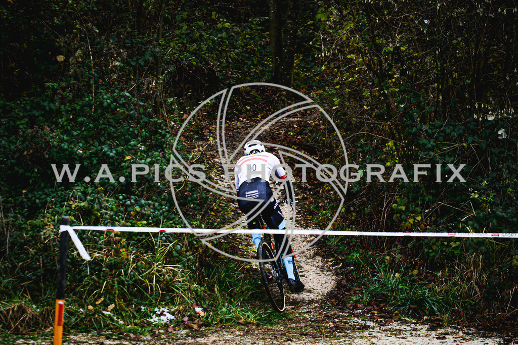 ..... | AUSTRIA, 24.11.24, 3.Radquerfeldein GP um das Sportzentrum Gunskirchen Image shows: Photo: Wapics / Andreas Willdoner