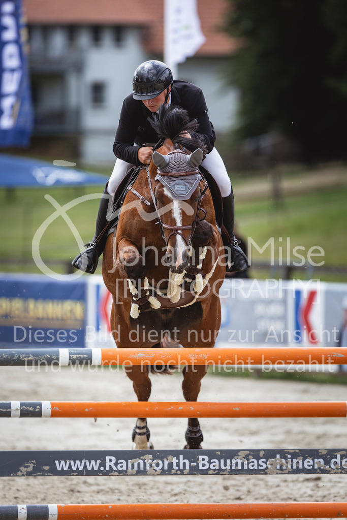 240714_BHO_M2-Spr-2-377 | Deine schönsten Turniermomente als professionelle Fotos! Entdecke hochwertige Pferdesport-Fotografie im Online-Shop. Jetzt Fotos finden & bestellen!