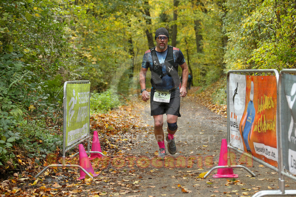 251026_1407_EX1_4114 | Sportfotografie im Rhein-Sieg Kreis, Köln, Bonn, NRW, Rheinland Pfalz, Hessen, etc. Unser Tätigkeitsfeld umfasst den Laufsport vom Volkslauf über den Marathon, Duathlon, Triathon bis zum Ultralauf wie Kölnpfad Ultra oder Schindertrail.