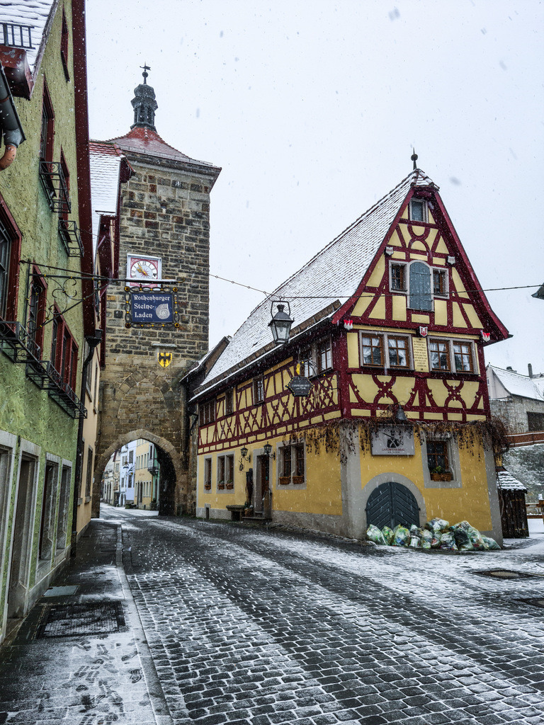 20230120_095333 | Rothenburg ob der Tauber. Nur hier gibt es Exklusive und passend zur Jahreszeit Ihr Wandbild, T-Shirt, Tasse und alles was das Rothenburg Herz begehrt. - Realisiert mit Pictrs.com