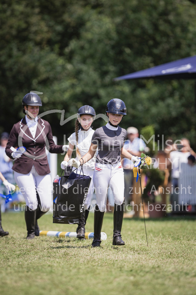 240720_LC_Reiter-WB-137 | Deine schönsten Turniermomente als professionelle Fotos! Entdecke hochwertige Pferdesport-Fotografie im Online-Shop. Jetzt Fotos finden & bestellen!