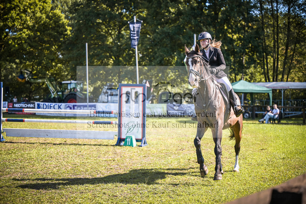 DOS_0373 | Entdecke hochwertige Reitturnierfotos von Foto Oger. Professionell, emotional und authentisch – jetzt Lieblingsmomente im Shop bestellen.Deutschlandweite Turnierfotografie. - Realisiert mit Pictrs.com