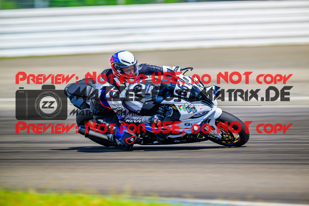 MaZZes_Fotomatrix_20250628_6007705_1487 | WEISS