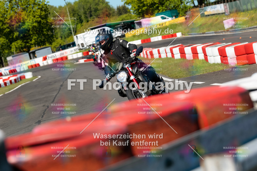 Moto-TeamOBK-21715 | Hier findet Ihr Bilder von Touristenfahrten auf der Nürburgring Nordschleife oder von anderen Veranstaltungen die ich besucht habe. Viel Spass beim Durch Schauen 