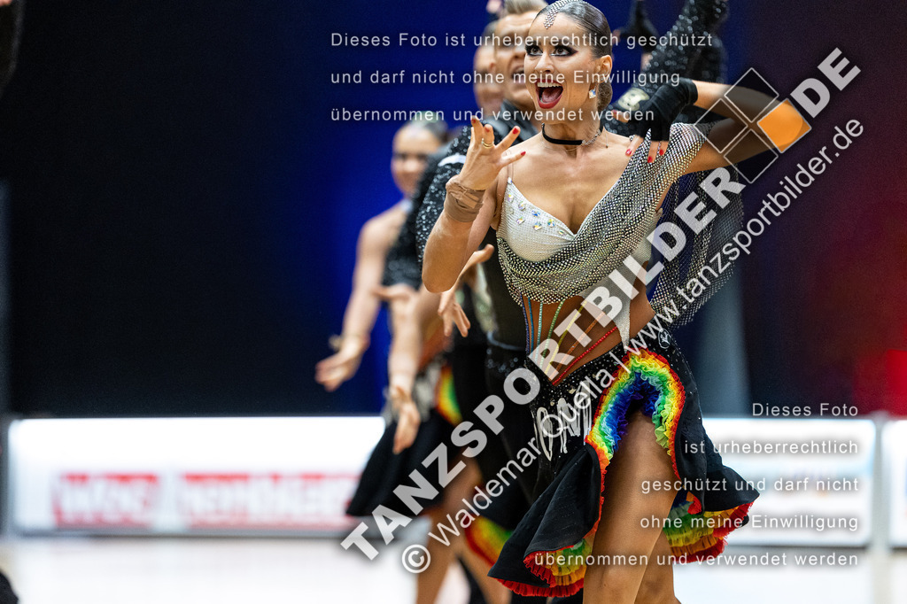 20240113-12063 | Hier finden Sie Tanz Bilder vom Latein und Standard Formationen tanzen. Sportbilder vom Tanzsport. Schöne Fotos und von Weltmeisterschaft, Europameisterschaft, Bundesliga, Regionalliga, Oberliga und Landesliga sowie von GOC Stuttgart, DanceComp, WM Bremen