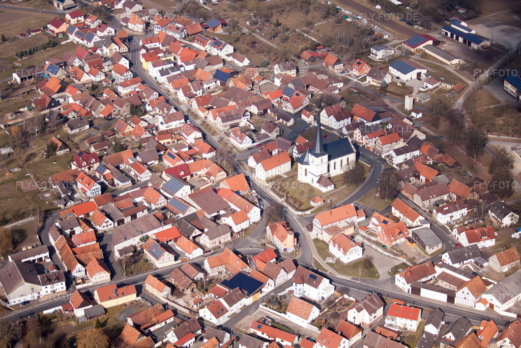 Luftbild: Ortsansicht der Straßen und Häuser der Wohngebiete im Ortsteil Alsleben in Trappstadt im Bundesland Bayern in Deutschland. Foto: IMG_56239.jpg vom 07.04.2013 durch Werner Riehm/FLY-FOTO.de