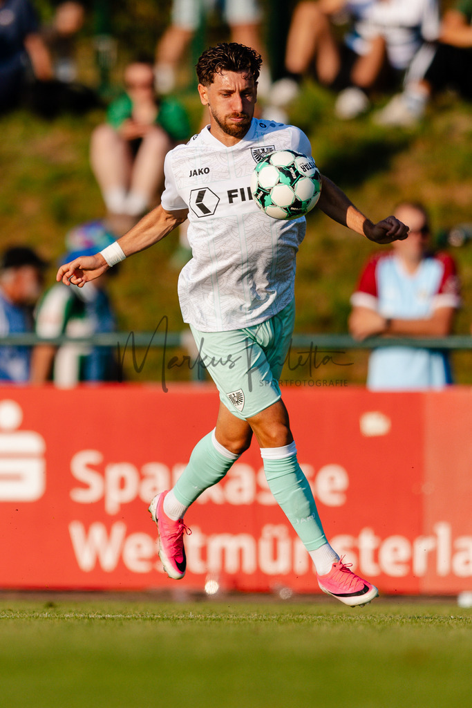 Testspiel, Saison 2026/27: SC Preußen Münster - Kickers Emden | Billerbeck, 10.07.2026: Testspiel, SC Preußen Münster gegen Kickers Emden auf der Anlage des DJK Billerbeck in Billerbeck. Foto: sportfotografie.ms | Markus Paletta - Realisiert mit Pictrs.com