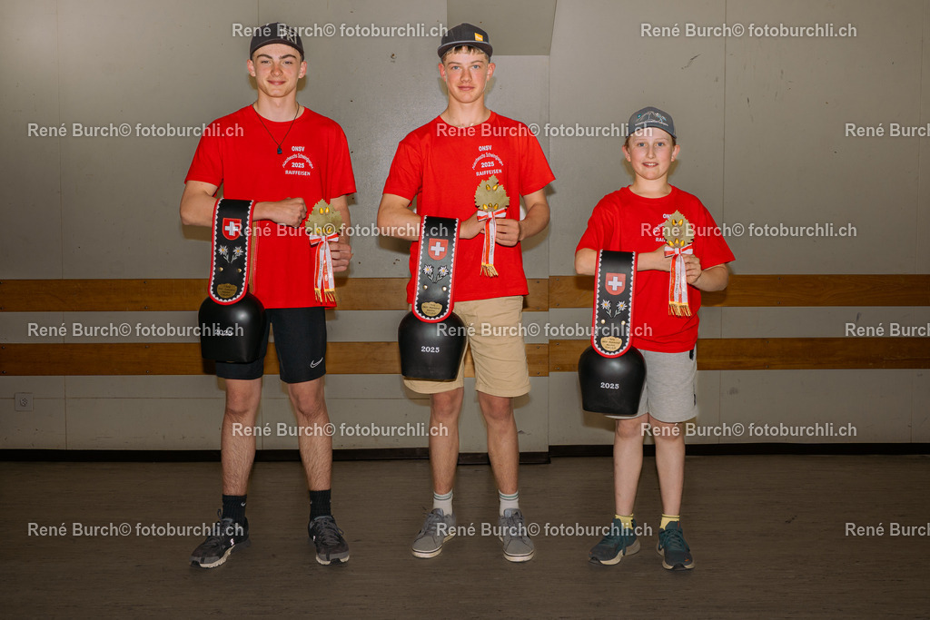 v.l.n.r Krummenacher Leo_Ettlin Simon und Freiburghaus Levin | René Burch leidenschaftlicher Fotograf aus Kerns in Obwalden.  Hier finden sie Sport, Landschaft und Natur Fotografie.
 - Realisiert mit Pictrs.com