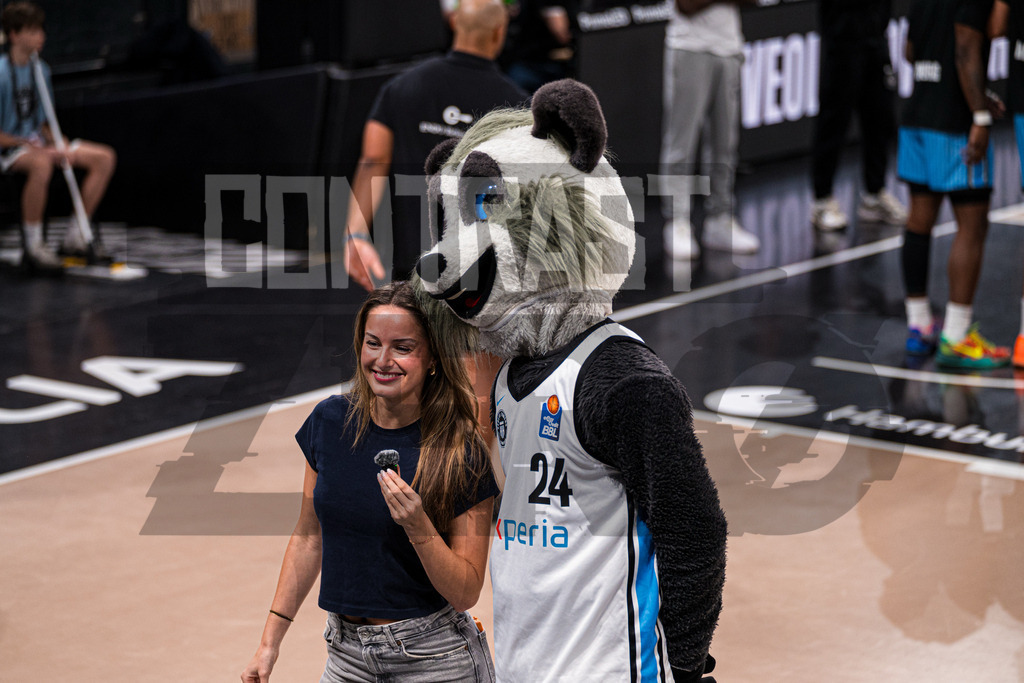 Basketball I Herren I Bundesliga I Saison 2025/2026 I 8. Spieltag I Veolia Towers Hamburg - MHP Riesen Ludwigsburg | CONTRAST ZERØ MEDIA - Realisiert mit Pictrs.com
