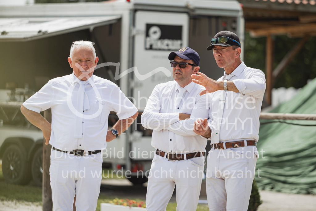 240629_LüPfSpTa_GP-203 | Deine schönsten Turniermomente als professionelle Fotos! Entdecke hochwertige Pferdesport-Fotografie im Online-Shop. Jetzt Fotos finden & bestellen!