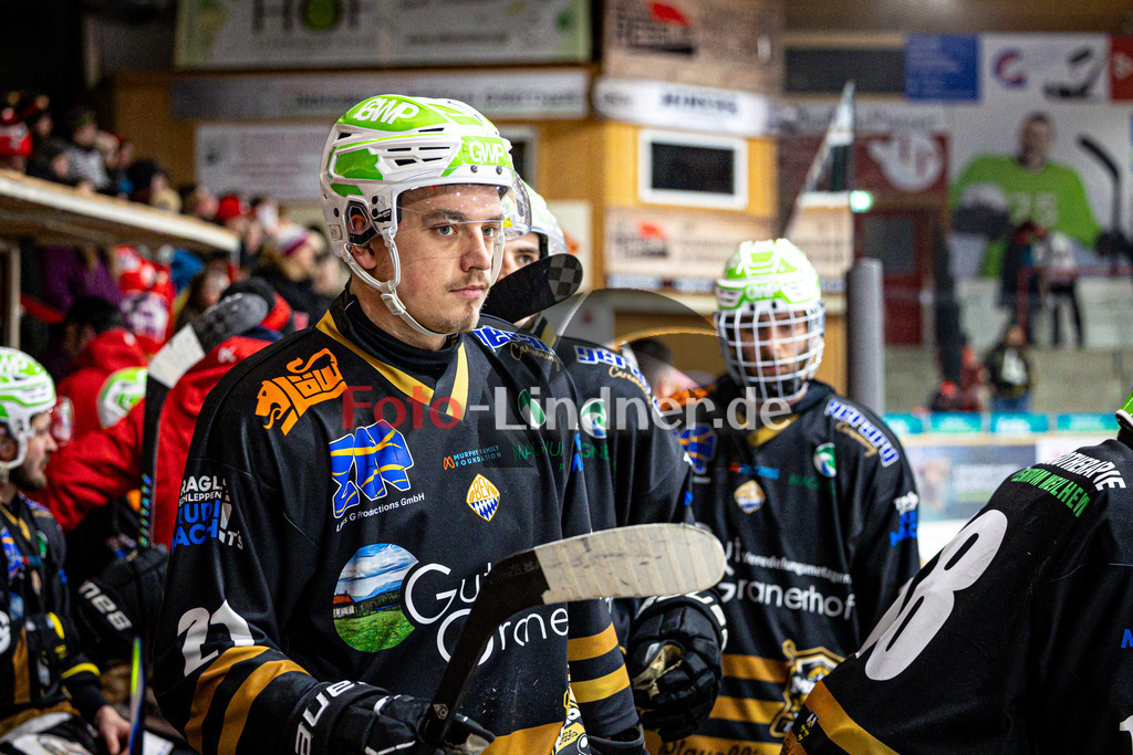 Peißenberg MINERS gegen EHC Königsbrunn LÖWEN | Eishockey Bayernliga 2025/26 Viertelfinale Spiel 4, Peißenberg MINERS gegen EHC Königsbrunn LÖWEN, 20260215,Enttäuschung auf der Spielerbank,2026-02-15 in Peißenberg (flatbuy Arena Peißenberg), Florian SEELMANN (MINERS 21)Copyright: WolfgangxLindner www.foto-lindner.de