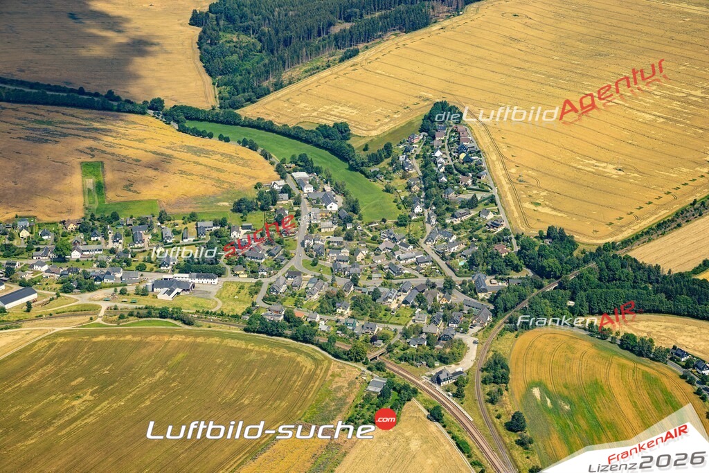 Das Luftbild zeigt : Unterlemnitz Bad Lobenstein - Die Luftaufnahme wurde 2024 vom UL-Flugzeug aus erstellt ( keine Drohne ) - Hochauflösende Luftaufnahme - Für grossformatige Ausdrucke geeignet. Die Geschenkidee !Mit Lizenz und Bildrechte bestellbar