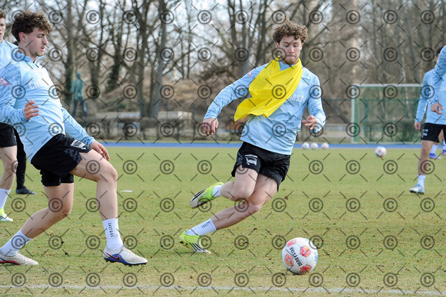 RGE_8936b | Hertha BSC, 2.Bundesliga, Herren, Training auf dem Hanns-Braun-Platz, Saison 2025/26, Linus Gechter  ( Hertha BSC ),  17.03. 2026, Fotograf: Ralf Gebhardt - Realisiert mit Pictrs.com