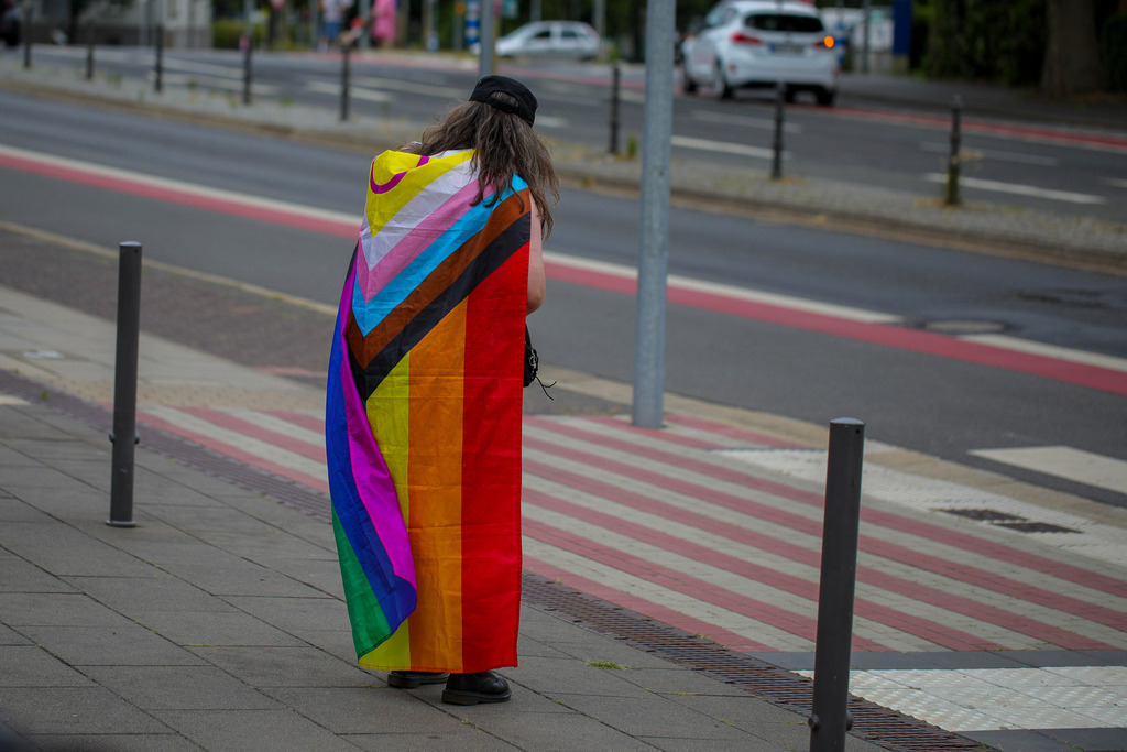 CSD_Moers_190725_154 | Bildergalerie von Sport-Ereignissen aber auch von weiteren spannenden Dingen - nicht nur vom Niederrhein. In Anlehnung an den bekannten Spruch von Hanns Dieter Hüsch heißt das Motto: "Niederrhein ist überall".  - Realisiert mit Pictrs.com
