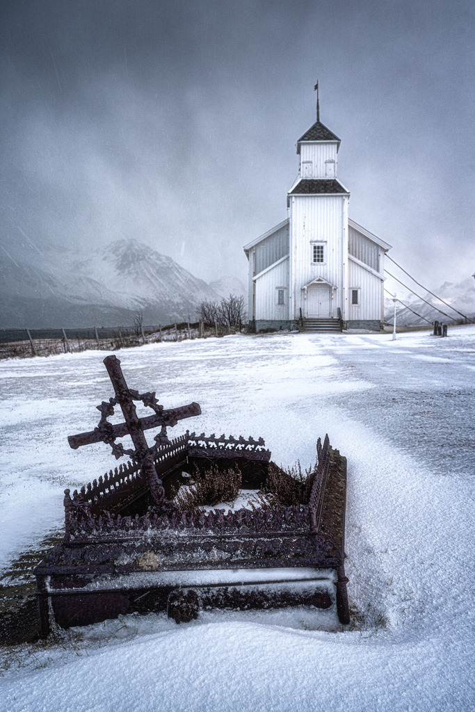 Gims_y Kirche im Winter | Wandbilder - Florian Läufer - Realisiert mit Pictrs.com