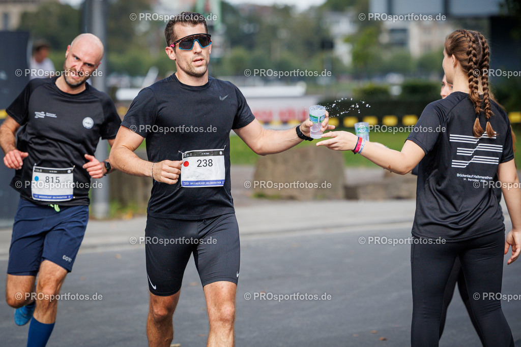 Brückenlauf Halbmarathon des ASV Köln; Köln, 14.09.25 | Impressionen vom Brückenlauf Halbmarathon des ASV Köln am 14.09.25 in Köln (Deutschland). Foto: BEAUTIFUL SPORTS/Bernd Hoffmann