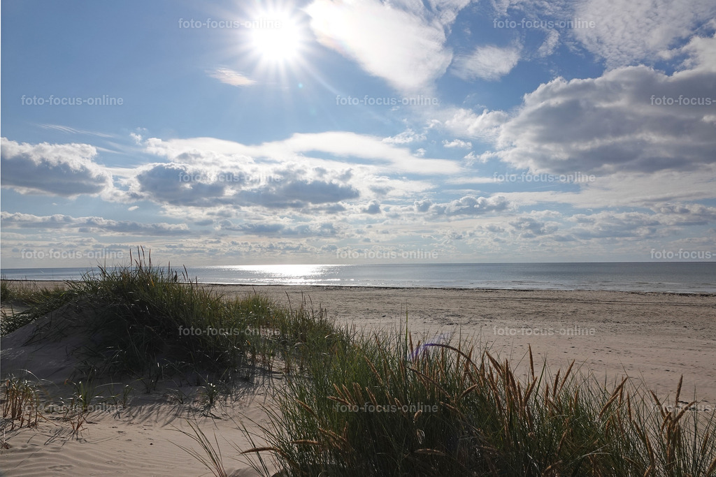Beach attracts with unusually white and fine sand | foto-focus-online