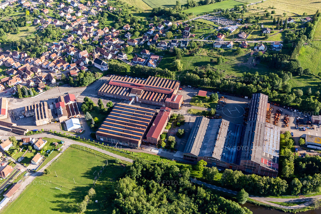 Aerial view: View of the town in Oberbronn in the state Bas-Rhin, France.Photo: IMG_115422.jpg taken on 06/16/2019 by Werner Riehm/FLY-FOTO.comResolution of the original: 5472 x 3648 px