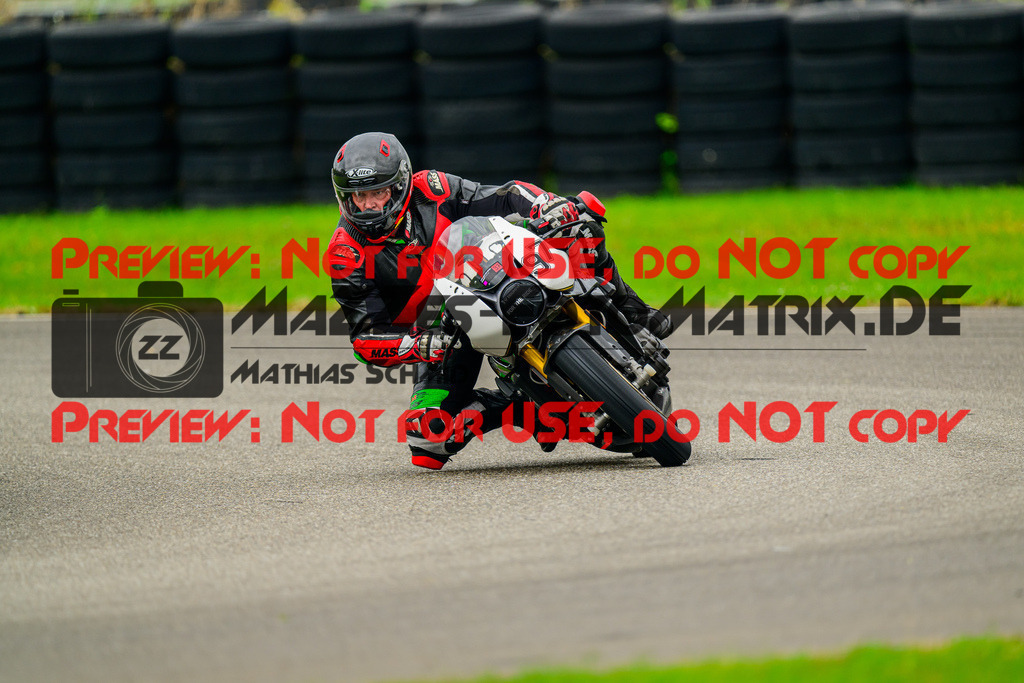 MaZZes_Fotomatrix_20241002_6007705_6710 | Fotograf Mathias Schmid
Sportfotograf,
Eventfotograf,
Hochzeitsfotograf,
Portraitfotograf