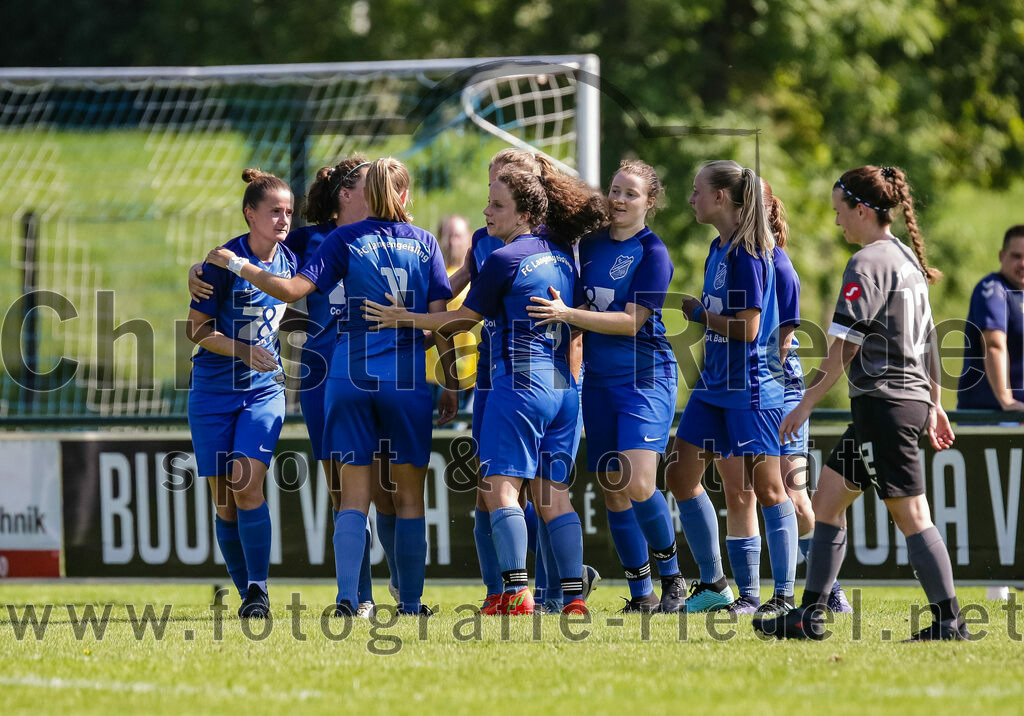 2023-09-09_087_FC_Langengeisling_gegen_TV_1864_Altoetting | Erding, Deutschland, 09.09.2023:
Fußball, Bezirksoberliga 2023 / 2024, 2. Spieltag, FC Langengeisling gegen TV 1864 Altötting, Endergebnis: 2:3

Jubel nach dem 2:1 durch ein Eigentor von Torfrau Isabella Kamhuber (TV 1864 Altötting, #1)

Foto: Christian Riedel / fotografie-riedel.net