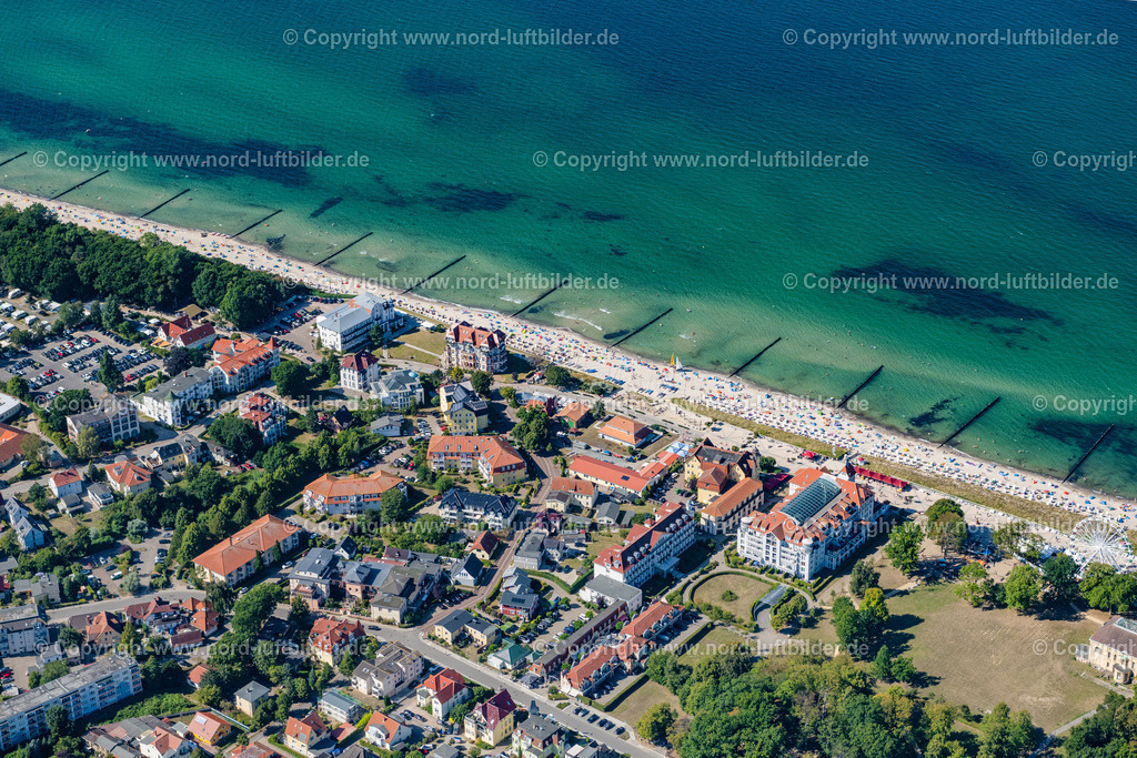 Kühlungsborn_ELS_9151100822 | OSTSEEBAD KüHLUNGSBORN 10.08.2022 Ortsansicht an der Meeres-Küste der Ostsee in Kühlungsborn im Bundesland Mecklenburg-Vorpommern, Deutschland. Weiterführende Informationen bei: Tourismus, Freizeit & Kultur GmbH. // Town view on the sea coast of the Baltic Sea in Kuehlungsborn in the state Mecklenburg - Western Pomerania, Germany. Further information at: Tourismus, Freizeit & Kultur GmbH. Foto: Martin Elsen