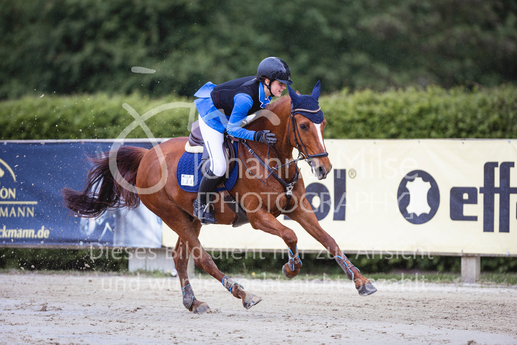 240504_PonyTrophy-168 | Deine schönsten Turniermomente als professionelle Fotos! Entdecke hochwertige Pferdesport-Fotografie im Online-Shop. Jetzt Fotos finden & bestellen!