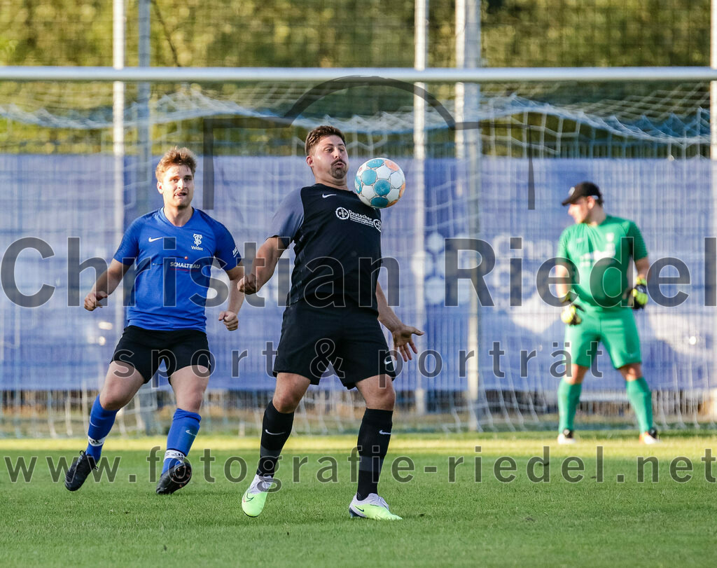 2023-07-14_045_FC_Langengeisling_gegen_FC_Velden-Eberspoint | Erding, Deutschland, 14.07.2023:
Fußball, Bezirksliga Oberbayern Ost 2023 / 2024, Testspiel, FC Langengeisling gegen FC Velden-Eberspoint, Endergebnis: 5:0

Florian Rupprecht (FC Langengeisling, #11)

Foto: Christian Riedel / fotografie-riedel.net