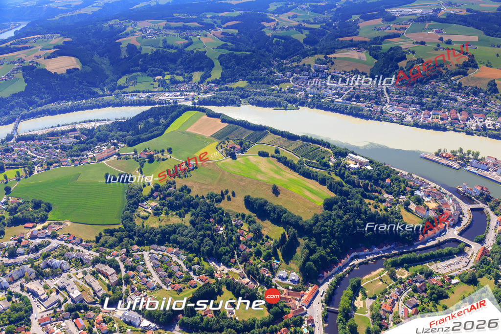 Die Luftaufnahme Dreifluesseeck - Passau wurde 2017 mittels Flugzeug (keine Drohne) erstellt. Perfekte Schärfe und Druck- Auflösung- Garantiert!