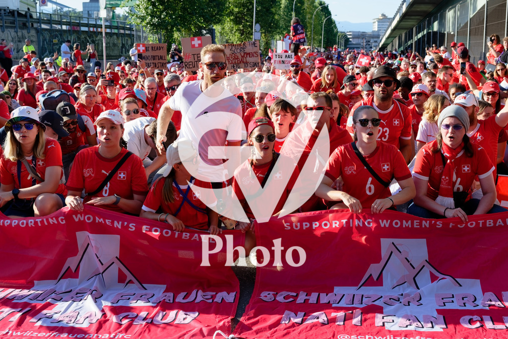 Finland v Switzerland: UEFA Women's EURO 2025 Group A | GENEVA, SWITZERLAND - JULY 10: Fans of Switzerland with flags and banner  during the UEFA Women's EURO 2025 Group A match between Finland and Switzerland at Stade de Geneve on July 10, 2025 in Geneva, Switzerland. (Photo by Giuseppe Velletri/Sports Press Photo/Getty Images)