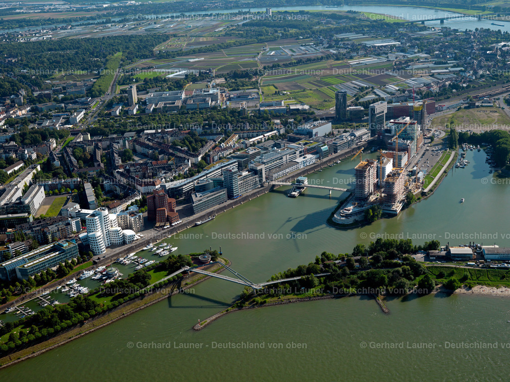 2995083 | Düsseldorf-Hafen, Medienhafen Düsseldorf, ist ein Stadtteil der durch Industrie, Logistik, Gewerbe und Büronutzung geprägt ist