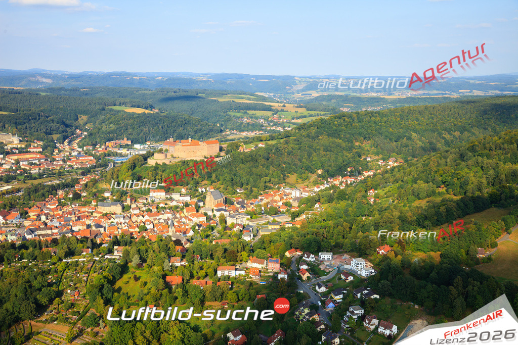 Die Luftaufnahme der Stadt Kulmbach wurde vom UL-Flugzeug heraus erstellt ( keine Drohne )- hohe Auflösung für beste Qualität