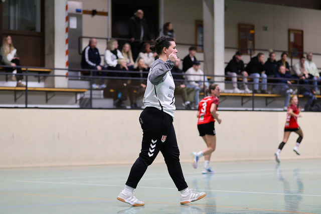 Handball I Damen I Saison 2025-2026 I Verbandsliga Süd I HSG Kalkberg 06 - MTV Dänischenhagen I 14.12.2025.199 | Beeke Röttgermann (1, MTV Dänischenhagen) - Realisiert mit Pictrs.com