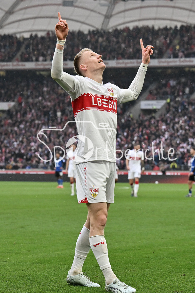 VfB Stuttgart - Hamburger SV | STUTTGART, GERMANY - 12. APRIL: Stuttgart celebrating the goal to makes 2-0 - Chris FÜHRICH (VfB Stuttgart 10) - Tor / Torschuetze / Freude / Happy during the Bundesliga Match between VfB Stuttgart vs. Hamburger SV on Matchday 29 at MHP Arena / DFL REGULATIONS PROHIBIT ANY USE OF PHOTOGRAPHS AS IMAGE SEQUENCES AND/OR QUASI-VIDEO