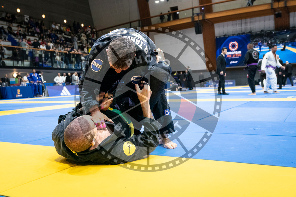 20240125PBB02255 | Fighters compete during the sixth day of the Brazilian Jiu-jitsu European Championship of the IBJJF in Paris, France, on January 25, 2024.
