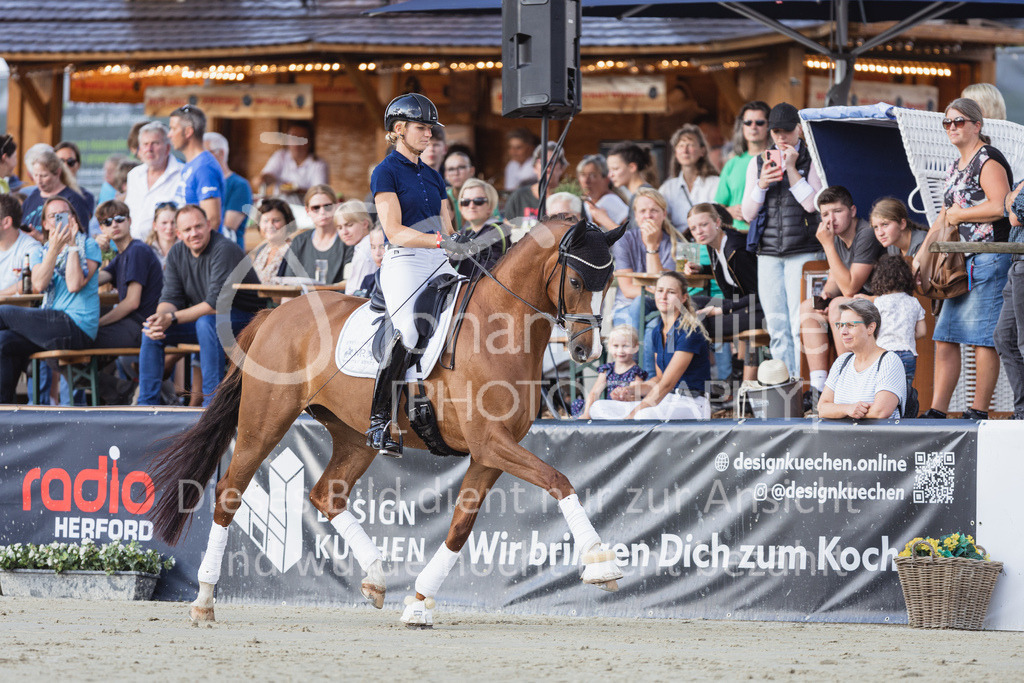 230728_BHO_Showprogramm-526 | Deine schönsten Turniermomente als professionelle Fotos! Entdecke hochwertige Pferdesport-Fotografie im Online-Shop. Jetzt Fotos finden & bestellen!