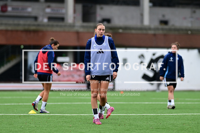 Fußball I Frauen I Saison 2025-2026 I Regionalliga Nord I 10. Spieltag I FC St. Pauli - Hamburger SV U20 I 13344 | Der Sportfotograf. - Realisiert mit Pictrs.com