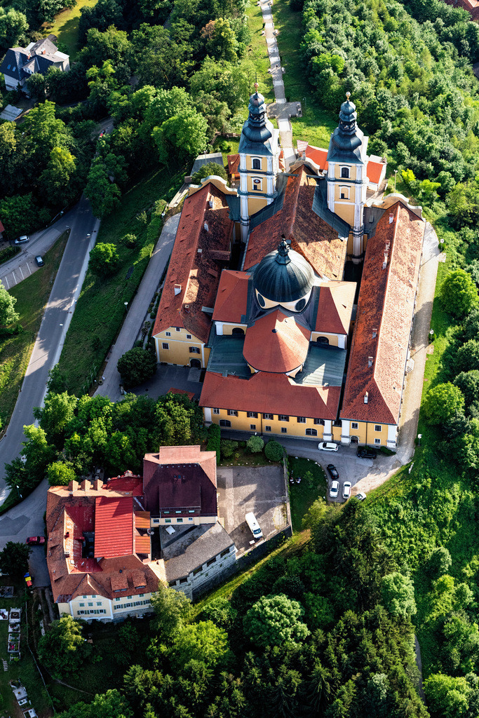 dr__0025341.jpg | GRAZ 24.06.2019 Kirchengebäude der Wallfahrtskirche Basilika Mariatrost in Graz in Steiermark, Österreich. // Church building of Wallfahrtskirche Basilika Mariatrost in Graz in Steiermark, Austria. Foto: Daniel Reiter