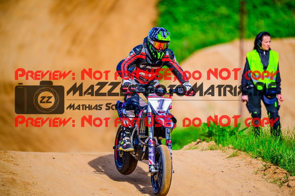 MaZZes_FotoMatrix_240511_6007705_9938 | UE40