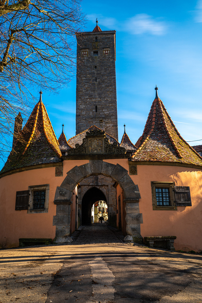 DSC09355 | Rothenburg ob der Tauber. Nur hier gibt es Exklusive und passend zur Jahreszeit Ihr Wandbild, T-Shirt, Tasse und alles was das Rothenburg Herz begehrt. - Realisiert mit Pictrs.com