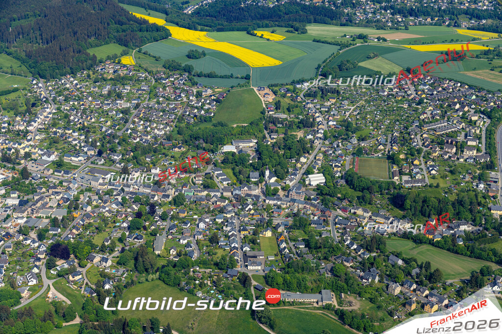 Die Luftaufnahme Neustädtel - Schneeberg wurde 2022 vom Flugzeug aus (keine Drohne) erstellt. Hohe Auflösung -für große Poster und Wandbilder geeignet - Garantiert!