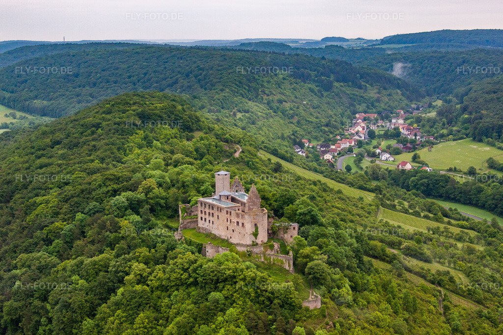 Luftbild: Burg Trimburg im Ortsteil Trimberg in Elfershausen im Bundesland Bayern in Deutschland. Foto: IMG_65960.jpg vom 30.05.2014 durch Werner Riehm/FLY-FOTO.de