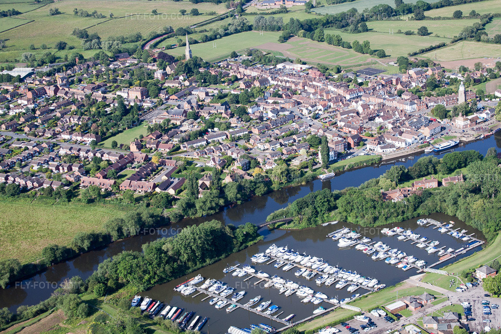 Aerial view: View of the town in Earls Croome in the state England, Great Britain. – Photo: IMG_40691(39645).jpg taken on 06/11/2011 by Werner Riehm/FLY-FOTO.com – Resolution of the original: 4752 x 3168 px