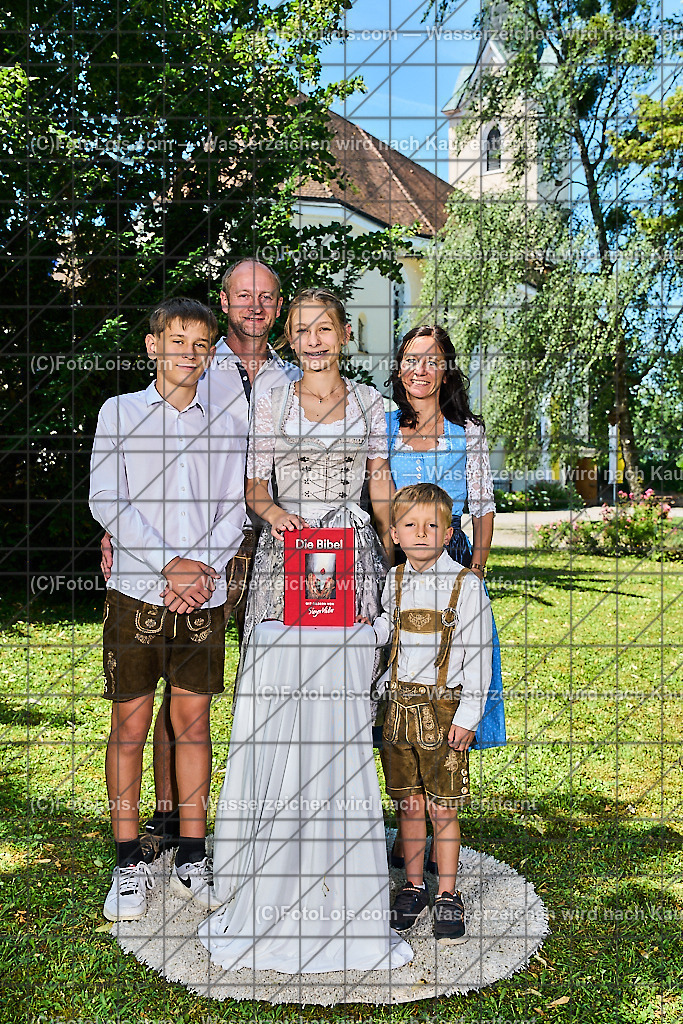 ALP1370_PfarrFirmung Wieselburg_Firmling-PateIn_Familie | (C)FotoLois.com, Alois Spandl, Firmung in der Pfarrkirche Wieselburg mit Generalvikar Dr. Christoph Weiss, Dechant Pfarrer Daniel Kostrzycki und Monignore Franz Dammerer, Sa 15. Juni 2024.