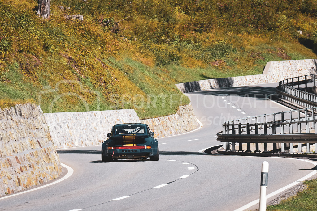 21. Arosa ClassicCar 2025 - 6. =September= 2025 | Marcel Höltschi aus Steinmaur (SUI) in einem Porsche 911 aus dem Jahre 1989 mit Startnummer 304 am Arosa ClassicCar 2025 in der Kategorie Sport Trophy..@arosaclassiccar, @arosa.official, #arosaclassiccar, #arosa, #76curves, #classiccarBild: Sportfotografie Markus Aeschimann | www.markus-aeschimann.ch - Realisiert mit Pictrs.com